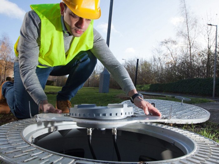 Use RFID technology to u