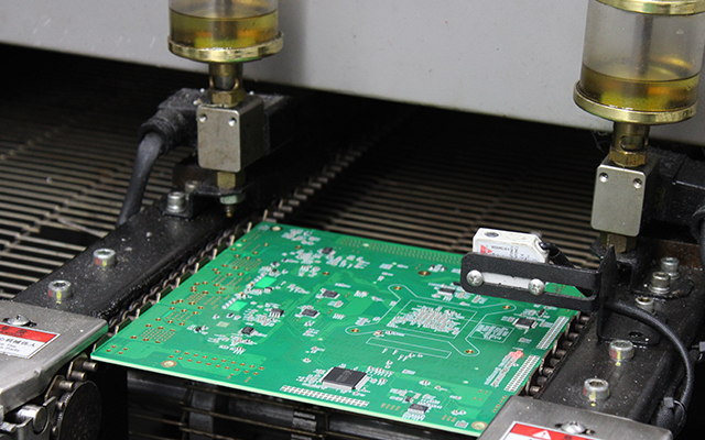 什么是主板?主板上芯片组的功能定义 什么是主板?主板上芯片组的功能定义